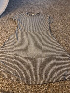 GAP Ribbed Short-Sleeve Midi Dress in Light Gray